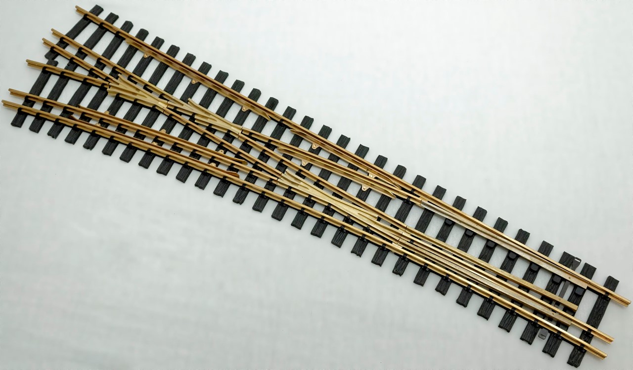 Picture of Three-rail-track-turnout radius 3000 mm, 15° left